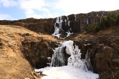 Gufufoss, İzlanda 'nın doğu bölgesinde bulunan Seydisfjordur fiyordunun tepelerinde bir şelaledir.