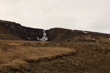 Hengifoss İzlanda 'daki en yüksek üçüncü şelaledir, 128 metre. Doğu İzlanda 'nın Fljotsdalshreppur kentindeki Hengifossa' da yer almaktadır.