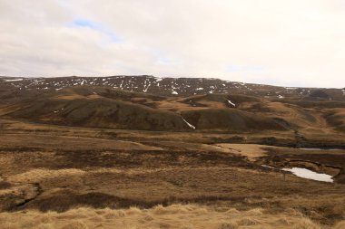 İzlanda 'nın doğusundaki Jokuldalur Vadisi' ndeki bir dağın manzarası 