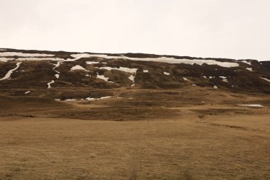 İzlanda 'nın doğusundaki Jokuldalur Vadisi' ndeki bir dağın manzarası 