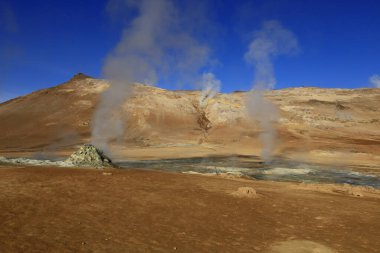 Hverarond İzlanda 'da hidrotermal bir bölge. Kaplıcaları, fümerolleri, çamur havuzları ve aktif solfatareleri var. Ülkenin kuzeyinde, Reykjahlio kasabasının doğusunda, Namafjall eteklerinde yer alır.