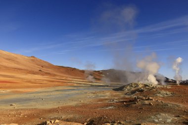 Hverarond İzlanda 'da hidrotermal bir bölge. Kaplıcaları, fümerolleri, çamur havuzları ve aktif solfatareleri var. Ülkenin kuzeyinde, Reykjahlio kasabasının doğusunda, Namafjall eteklerinde yer alır.