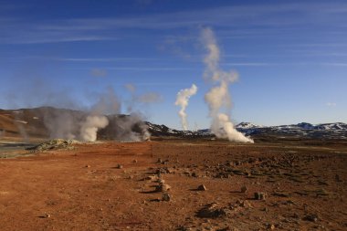 Hverarond İzlanda 'da hidrotermal bir bölge. Kaplıcaları, fümerolleri, çamur havuzları ve aktif solfatareleri var. Ülkenin kuzeyinde, Reykjahlio kasabasının doğusunda, Namafjall eteklerinde yer alır.