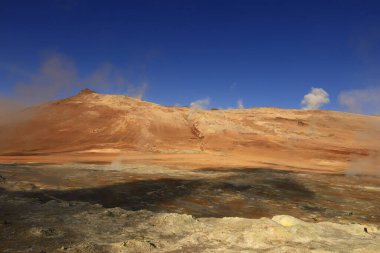 Hverarond İzlanda 'da hidrotermal bir bölge. Kaplıcaları, fümerolleri, çamur havuzları ve aktif solfatareleri var. Ülkenin kuzeyinde, Reykjahlio kasabasının doğusunda, Namafjall eteklerinde yer alır.