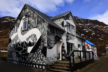 Seyisfjorour, İzlanda 'nın doğu kesiminde, fiyordun en iç noktasında bulunan bir kasabadır. Kasaba Mulaping belediyesinde yer almaktadır..