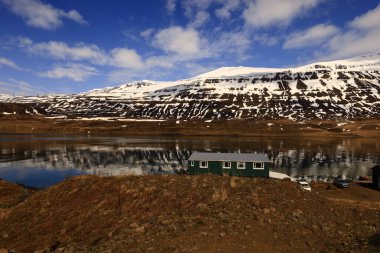 Seyoisfjorur, İzlanda 'nın doğu kesiminde, aynı adı taşıyan fiyordun en iç noktasında bulunan bir kasabadır. Kasaba Mlaing belediyesinde yer almaktadır..