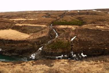 Stuolagil Kanyonu doğu İzlanda 'da, Jokla Nehri' nin ortasında saklanır.