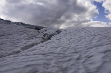 Falljokull, İzlanda 'da Vatnajokull' un buzul dilini oluşturan bir buzuldur..