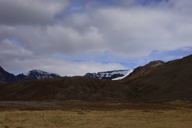 Svinafellsjokull, Vatnajokull 'un buzul dilini oluşturan bir İzlanda buzuludur..