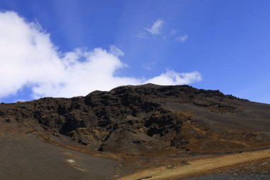  Vatnajkull Ulusal Parkı, İzlanda 'da bir ulusal parktır ve Avrupa' nın 14.141 km2, bir başka deyişle ülkenin% 13 'ünü kapsayan ikinci büyük parkıdır.