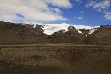 Vatnajkull Ulusal Parkı, İzlanda 'da bulunan ve Avrupa' nın 14,141 km2, bir başka deyişle ülkenin% 13 'ünü kapsayan bir ulusal parktır.