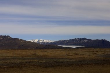 Vatnajkull Ulusal Parkı (İzlandaca: Vatnajkulsjgarur) İzlanda 'da bulunan ve Avrupa' nın 14,141 km2, bir başka deyişle ülkenin% 13 'ünü kapsayan bir ulusal parktır.