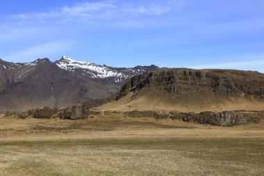 Vatnajkull Ulusal Parkı (İzlandaca: Vatnajkulsjgarur) İzlanda 'da bulunan ve Avrupa' nın 14,141 km2, bir başka deyişle ülkenin% 13 'ünü kapsayan bir ulusal parktır.