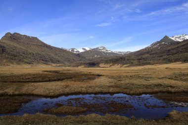 Vatnajkull Ulusal Parkı (İzlandaca: Vatnajkulsjgarur) İzlanda 'da bulunan ve Avrupa' nın 14,141 km2, bir başka deyişle ülkenin% 13 'ünü kapsayan bir ulusal parktır.