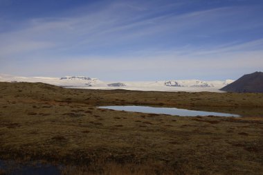 Vatnajkull Ulusal Parkı (İzlandaca: Vatnajkulsjgarur) İzlanda 'da bulunan ve Avrupa' nın 14,141 km2, bir başka deyişle ülkenin% 13 'ünü kapsayan bir ulusal parktır.