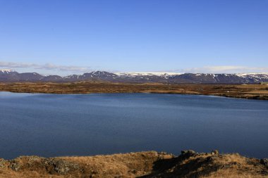 Myvatn, İzlanda 'nın kuzeyinde, Krafla volkanı yakınlarında aktif bir volkanik bölgede bulunan sığ bir göldür.