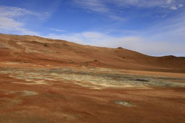  Namafjall, İzlanda 'nın kuzey kesiminde, Myvatn' ın doğusunda ve Krafla kalderasının güneybatısında yer alan küçük bir dağdır.