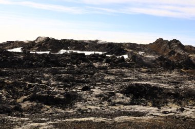 İzlanda 'nın Krafla Volkanik Sistemi' nde Myvatn Gölü 'nün kuzeydoğusunda yer alan aktif bir volkan olan Leirhnjukur' dan bakış açısı 