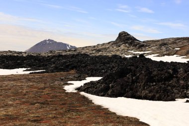 İzlanda 'nın Krafla Volkanik Sistemi' nde Myvatn Gölü 'nün kuzeydoğusunda yer alan aktif bir volkan olan Leirhnjukur' dan bakış açısı 