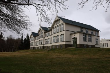 Akureyri İzlanda 'nın kuzeyinde bir şehir ve belediyedir. Norourland eystra bölgesinin başkentidir.
