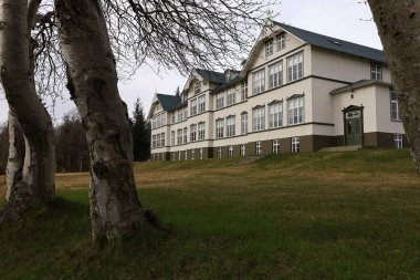 Akureyri İzlanda 'nın kuzeyinde bir şehir ve belediyedir. Norourland eystra bölgesinin başkentidir.