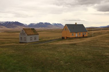  Yol boyunca 75 numaralı Glaumbaer Çiftliği var. Kuzey İzlanda 'daki Skagafjrur Halk Müzesi' ne dönüştürülmüş.