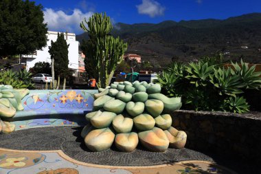 Gloria 'nın yeri çok yönlü sanatçı ve La Palma yerlisi Luis Morer tarafından tasarlanmış bir yerdir.
