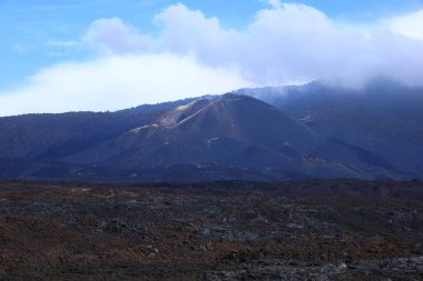 Kanarya Adaları 'ndaki La Palma adasında aktif bir volkanik sırt olan Cumbre Vieja' nın patlaması sonucu oluşan degat görüntüsü