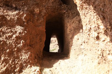 Dört Kapı alanı, Gran Canaria 'nın güneyindeki Telde belediyesinin bir mağara kompleksi..