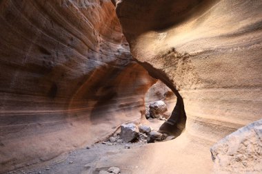 Barranco de las Vacas kanyonu yüzyıllar boyunca kayaların içinden geçen suyun geçmesiyle oluşan bir oyuktur.