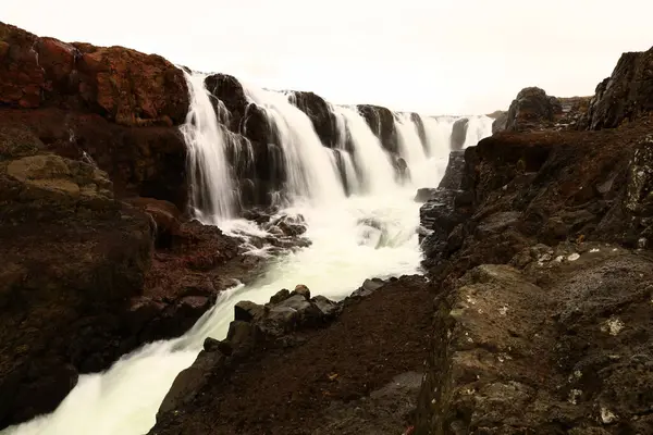 Kolugljufur, İzlanda 'nın kuzeyinde yer alan ve vadiden aşağı akan Kolufossar şelaleleriyle bilinen çok güzel bir kanyondur..