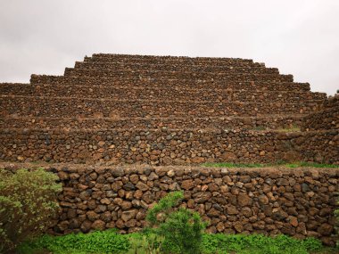 Guimar piramitleri Tenerife adasının doğu kıyısındaki Guimar köyünde yer almaktadır.