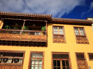 Santa Cruz de Tenerife, Afrika kıtasında bulunan Tenerife devletinde bir şehirdir.