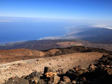 Teide Ulusal Parkı Tenerife, Kanarya Adaları 'nda bulunan ulusal parktır. Ulusal park İspanya' nın 3,718 metre yüksekliğindeki Teide Dağı 'nın merkezindedir.