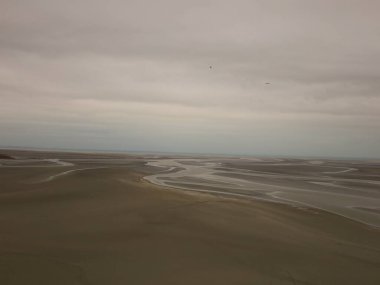 Mont-Saint-Michel körfezi, Zümrüt Sahili 'nin doğusunda Normanno-Breton Körfezi' nin güneydoğusunda yer alan bir körfez.