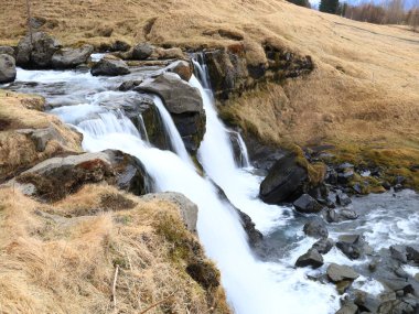 Gluggafoss, İzlanda 'nın güneyindeki Merkja Nehri üzerinde bir şelaledir. 