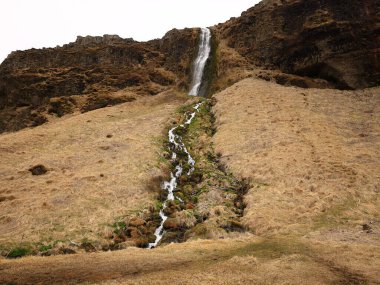 Seljalandsfoss İzlanda'daki bir şelale var. Seljalandsfoss doğru rota 1 tarafından İzlanda'daki güney bölgesinde yer alır 