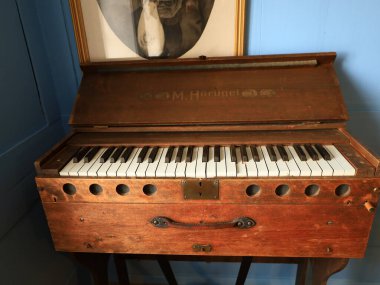 Güney İzlanda 'daki Skogar Müzesi, 3 müze ve 6 tarihi binada sergilenen 18 bin bölgesel halk sanatları eserinden oluşan bir kültür mirası koleksiyonudur..