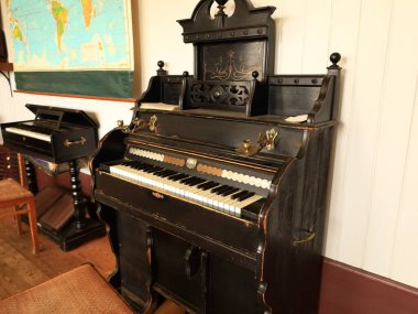 Güney İzlanda 'daki Skogar Müzesi, 3 müze ve 6 tarihi binada sergilenen 18 bin bölgesel halk sanatları eserinden oluşan bir kültür mirası koleksiyonudur..