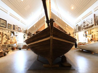 Güney İzlanda 'daki Skogar Müzesi, 3 müze ve 6 tarihi binada sergilenen 18 bin bölgesel halk sanatları eserinden oluşan bir kültür mirası koleksiyonudur..