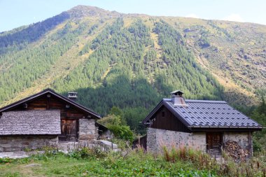 Haute-Savoie departmanındaki bir dağa bak.