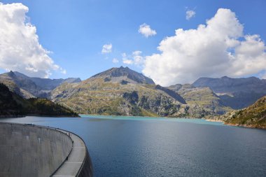 Emosson Barajı İsviçre 'nin Valais kantonunda bulunan hidroelektrik kasa tipi bir barajdır..