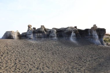 Stratified City, Lanzarote 'daki en eşsiz kaya oluşumlarından biridir.  
