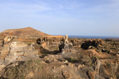 Stratified City, Lanzarote 'daki en eşsiz kaya oluşumlarından biridir.  