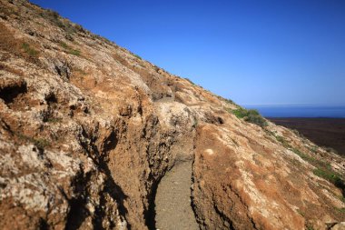 Lanzarote Adası 'nın merkezinde yer alan Caldera Blanca' nın manzarası