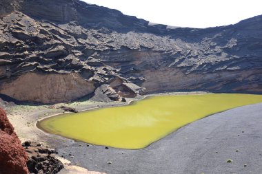 Kanarya Adaları 'ndaki Lanzarote' nin batı kıyısındaki charco verde manzarası