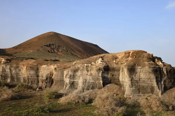 Stratified City, Lanzarote 'daki en eşsiz kaya oluşumlarından biridir.  