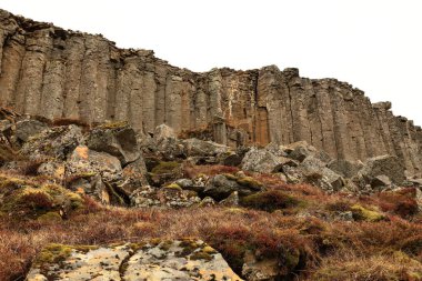 Gerduberg, Batı Peninsula Snaefellsnes 'de yer alan, kaba taneli bir bazalt kaya uçurumu.