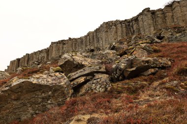 Gerduberg, Batı Peninsula Snaefellsnes 'de yer alan, kaba taneli bir bazalt kaya uçurumu.