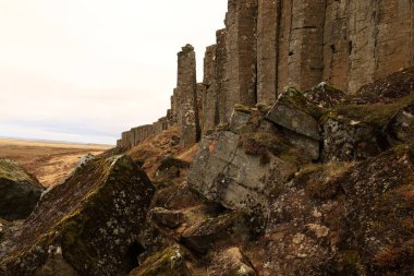 Gerduberg, Batı Peninsula Snaefellsnes 'de yer alan, kaba taneli bir bazalt kaya uçurumu.